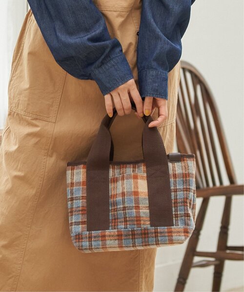 LBC（エルビーシー）の「ツイード仕切り持ち手ミニトートバッグ（ショルダーバッグ・レディース・ブラウン/カーキブラウン/ブラック/グレー・FREE）」の9枚目の写真