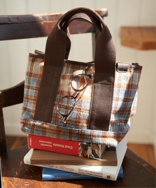 LBC（エルビーシー）の「ツイード仕切り持ち手ミニトートバッグ（ショルダーバッグ・レディース・ブラウン/カーキブラウン/ブラック/グレー・FREE）」の14枚目の写真