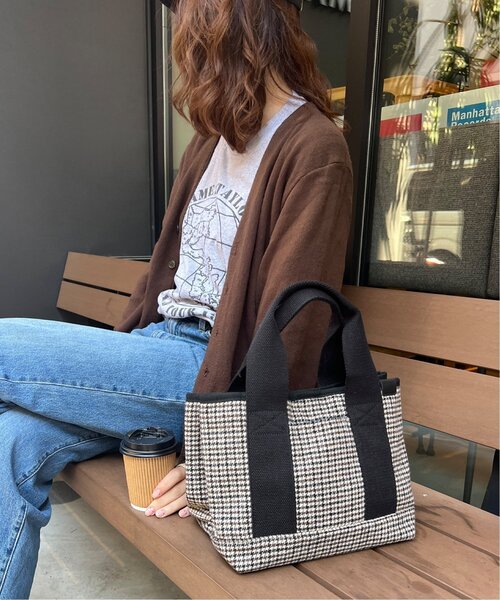 LBC（エルビーシー）の「ツイード仕切り持ち手ミニトートバッグ（ショルダーバッグ・レディース・ブラウン/カーキブラウン/ブラック/グレー・FREE）」の19枚目の写真