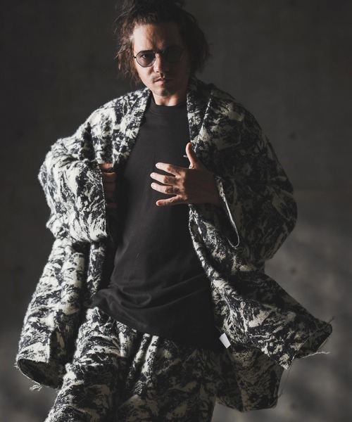 mcg3666 — gown-ish укороченное пальто, ворсистая текстура & полностью узорчатая ткань — Gown