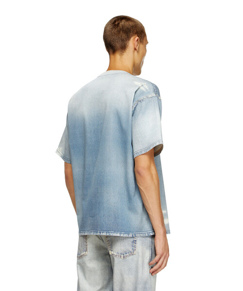 DIESEL(ディーゼル)の「メンズ ジョグ トップ D-BOX JOGG(Tシャツ/カットソー・メンズ・ライトインディゴブルー・SMALL/XX-LARGE/LARGE/X-SMALL/X-LARGE/MEDIUM)」の2枚目の写真