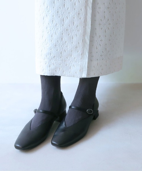 enchanted(エンチャンテッド)の「本革Vカットスクエアメリージェーンパンプス(パンプス・レディース・ライトブラック/シルバーグレー/ブラック・38/37/36/35/41/40/39)」の7枚目の写真