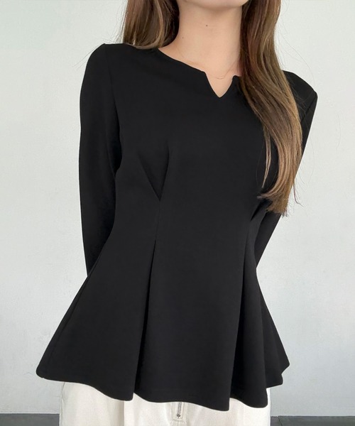 JUNOAH(ジュノア)の「キーネックペプラムトップス(Tシャツ/カットソー・レディース・チャコール/アイボリー/ブラック/ブラウン/ネイビー・LARGE/MEDIUM/SMALL/X-LARGE)」の11枚目の写真