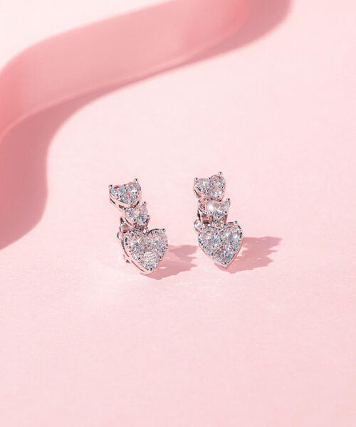 JILL by JILL STUART(ジルバイジルスチュアート)の「◇Cubicトリプルハートイヤリング(イヤリング・レディース・シルバー・FREE)」の13枚目の写真