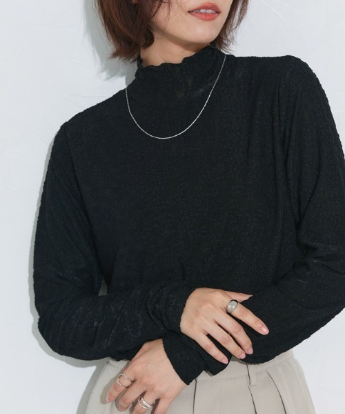 Pierrot(ピエロ)の「柄が選べるハイネックロングスリーブシアーカットソー(Tシャツ/カットソー・レディース・アイボリー/ブルー系その他/ブラック/ホワイト系その他/シルバー・M/L)」の1枚目の写真