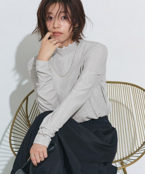 Pierrot(ピエロ)の「柄が選べるハイネックロングスリーブシアーカットソー(Tシャツ/カットソー・レディース・アイボリー/ブルー系その他/ブラック/ホワイト系その他/シルバー・M/L)」の9枚目の写真