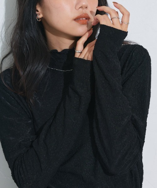 Pierrot(ピエロ)の「柄が選べるハイネックロングスリーブシアーカットソー(Tシャツ/カットソー・レディース・アイボリー/ブルー系その他/ブラック/ホワイト系その他/シルバー・M/L)」の18枚目の写真