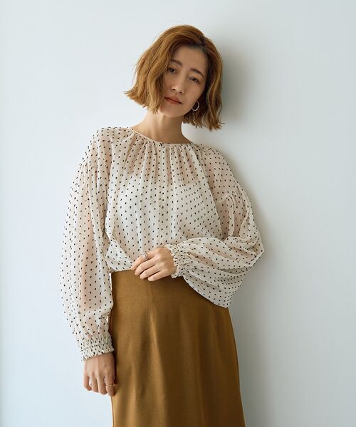 YECCA VECCA(イェッカヴェッカ)の「シアードットジャガードブラウス(シャツ/ブラウス・レディース・アイボリー/ブラック/グリーン・FREE)」の9枚目の写真