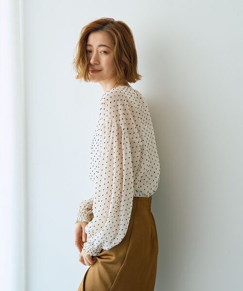 YECCA VECCA(イェッカヴェッカ)の「シアードットジャガードブラウス(シャツ/ブラウス・レディース・アイボリー/ブラック/グリーン・FREE)」の10枚目の写真