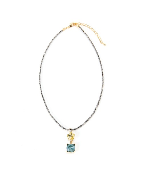 Casselini（キャセリーニ）の「Casselini(キャセリーニ)モチーフビジューネックレス（ネックレス・レディース・シルバー/ピンク/ブルー/イエロー・FREE）」の3枚目の写真