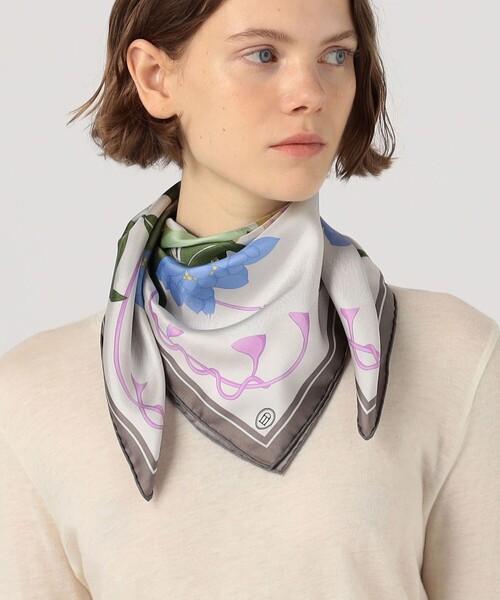 TOMORROWLAND （トゥモローランド）の「Atelier TOMORROWLAND FLOWER シルクスカーフ（バンダナ/スカーフ・レディース・ホワイト系その他/ブラック系その他・FREE）」の3枚目の写真