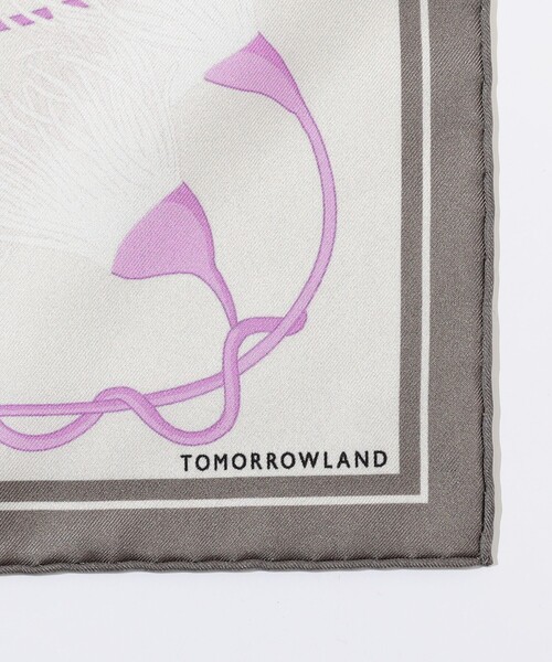 TOMORROWLAND （トゥモローランド）の「Atelier TOMORROWLAND FLOWER シルクスカーフ（バンダナ/スカーフ・レディース・ホワイト系その他/ブラック系その他・FREE）」の7枚目の写真