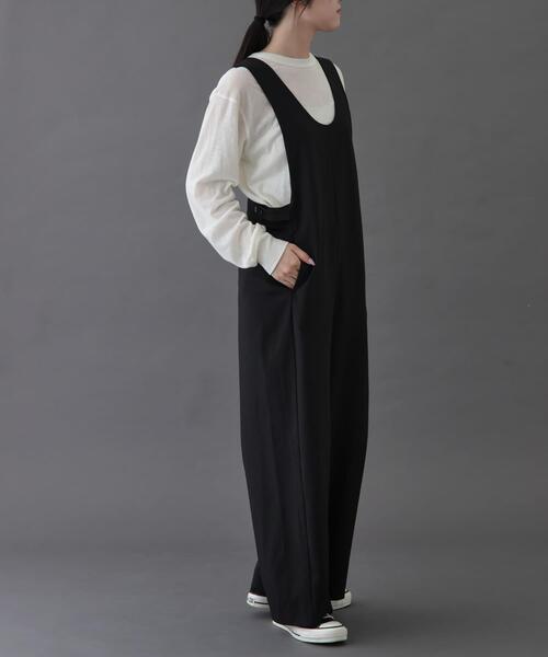 FORK&SPOON（フォークアンドスプーン）の「FORK&SPOON　Uネックプラケットオーバーオール（ワンピース・レディース・ブラック/ネイビー・1/2）」の6枚目の写真