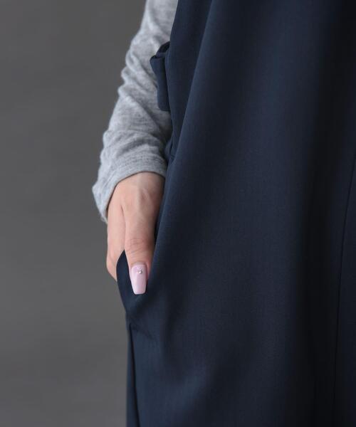 FORK&SPOON（フォークアンドスプーン）の「FORK&SPOON　Uネックプラケットオーバーオール（ワンピース・レディース・ブラック/ネイビー・1/2）」の3枚目の写真