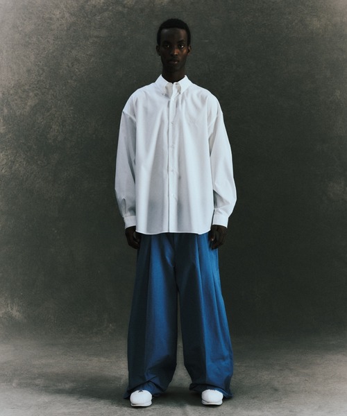 BARACUTA（バラクータ）の「EWP Oxford B.D. Shirts（シャツ/ブラウス・メンズ・ブラック/ブルー系その他/ホワイト・MEDIUM/LARGE/SMALL/X-LARGE）」の5枚目の写真