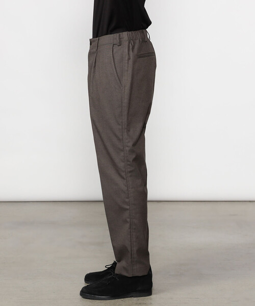 Morris & Sons（モリスアンドサンズ）の「MORRIS & SONS | 1Pテーパード ストレッチパンツ MEN（スラックス・メンズ・グレー/ブラウン・3/1/2）」の6枚目の写真