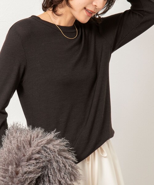 NOLLEY’S（ノーリーズ）の「MY STANDARD ウォッシャブルリブクルーネックロンT（Tシャツ/カットソー・レディース・オフホワイト/ブラック/ダークブラウン/レンガ/ネイビー・FREE）」の3枚目の写真