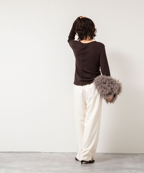 NOLLEY’S（ノーリーズ）の「MY STANDARD ウォッシャブルリブクルーネックロンT（Tシャツ/カットソー・レディース・オフホワイト/ブラック/ダークブラウン/レンガ/ネイビー・FREE）」の16枚目の写真