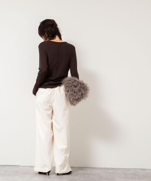 NOLLEY’S（ノーリーズ）の「MY STANDARD ウォッシャブルリブクルーネックロンT（Tシャツ/カットソー・レディース・オフホワイト/ブラック/ダークブラウン/レンガ/ネイビー・FREE）」の17枚目の写真