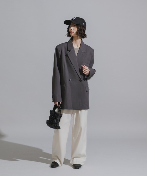 AO2(アオズ)の「Mode Shoulder Pad Tailored Jacket / オーバーサイズ テーラードジャケット(テーラードジャケット・レディース・ブラック/グレー/ブラック系/グレー系・FREE)」の12枚目の写真