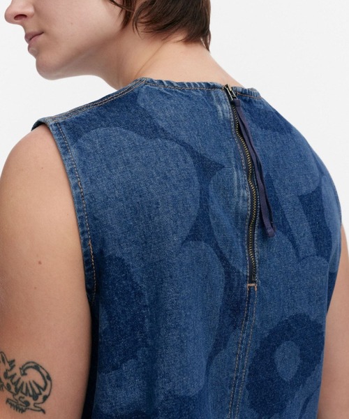 marimekko(マリメッコ)の「【ノベルティ付】《Maridenim》 Somasti Unikko / dress(ワンピース・レディース・インディゴブルー・40/38/36/34)」の9枚目の写真