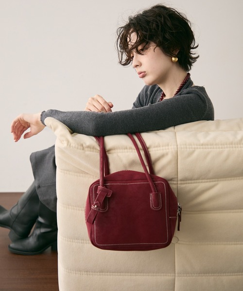 Trish(トリッシュ)の「ロングハンドルスクエアボストンBAG(ショルダーバッグ・レディース・ブラウン/ボルドー・FREE)」の2枚目の写真