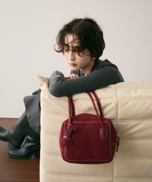 Trish(トリッシュ)の「ロングハンドルスクエアボストンBAG(ショルダーバッグ・レディース・ブラウン/ボルドー・FREE)」の3枚目の写真
