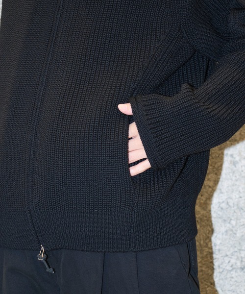soe（ソーイ）の「Bomber Rib Sweater（ニット/セーター・メンズ・ブラック・1）」の9枚目の写真