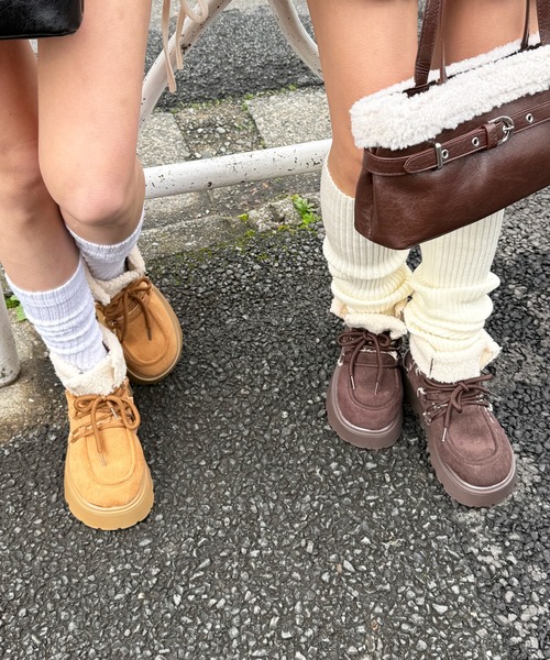 Nia(ニア)の「Nia(ニア)/バイカラー 厚底ショートボアブーツ(ブーツ・レディース・ベージュ/ブラウン・36/38/40)」の4枚目の写真