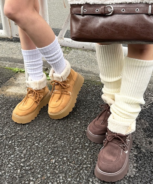 Nia(ニア)の「Nia(ニア)/バイカラー 厚底ショートボアブーツ(ブーツ・レディース・ベージュ/ブラウン・36/38/40)」の6枚目の写真