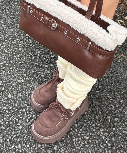 Nia(ニア)の「Nia(ニア)/バイカラー 厚底ショートボアブーツ(ブーツ・レディース・ベージュ/ブラウン・36/38/40)」の12枚目の写真