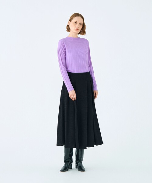 BALLSEY(ボールジィ)の「ストレッチカシミヤ ソフトビルドネックプルオーバー(ニット/セーター・レディース・ブラック/ライトパープル/ベージュ・S)」の4枚目の写真