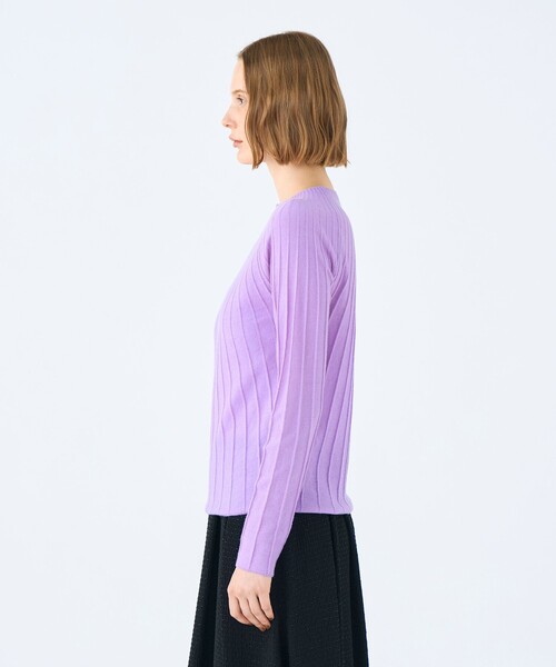 BALLSEY(ボールジィ)の「ストレッチカシミヤ ソフトビルドネックプルオーバー(ニット/セーター・レディース・ブラック/ライトパープル/ベージュ・S)」の6枚目の写真