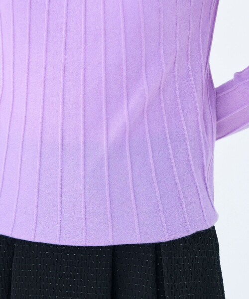 BALLSEY(ボールジィ)の「ストレッチカシミヤ ソフトビルドネックプルオーバー(ニット/セーター・レディース・ブラック/ライトパープル/ベージュ・S)」の10枚目の写真