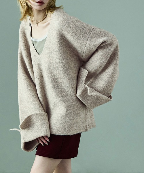 Fashion Letter(ファッションレター)の「ワイドスリーブ オーバーサイズ 深Vネックニット(ニット/セーター・レディース・ベージュ/チャコール/ブラウン/ブラック・M)」の1枚目の写真