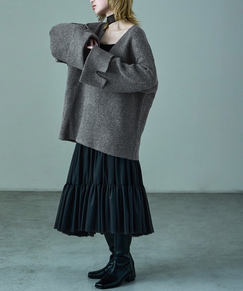 Fashion Letter(ファッションレター)の「ワイドスリーブ オーバーサイズ 深Vネックニット(ニット/セーター・レディース・ベージュ/チャコール/ブラウン/ブラック・M)」の9枚目の写真