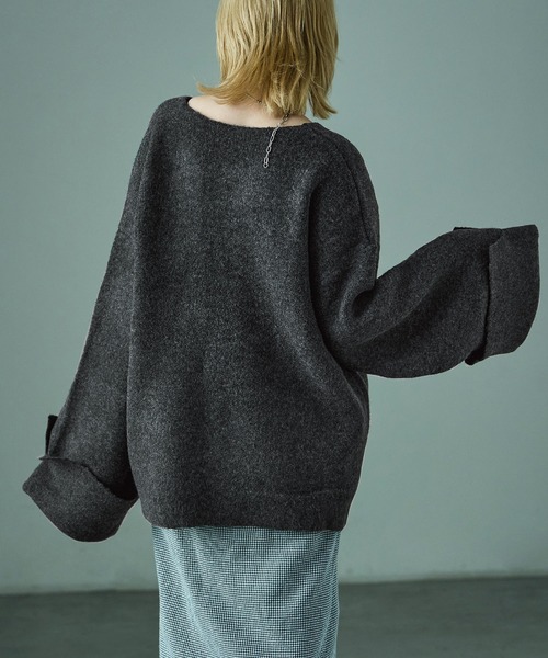 Fashion Letter(ファッションレター)の「ワイドスリーブ オーバーサイズ 深Vネックニット(ニット/セーター・レディース・ベージュ/チャコール/ブラウン/ブラック・M)」の17枚目の写真