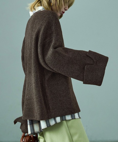 Fashion Letter(ファッションレター)の「ワイドスリーブ オーバーサイズ 深Vネックニット(ニット/セーター・レディース・ベージュ/チャコール/ブラウン/ブラック・M)」の22枚目の写真