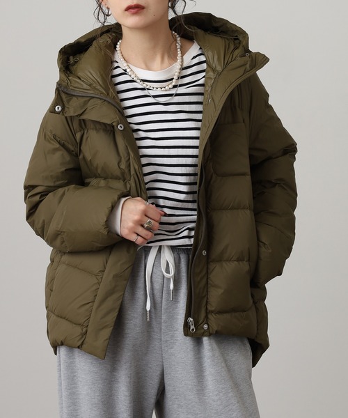 OMNES（オムネス）の「フード付きコクーンダウンジャケット（ダウンジャケット/コート・レディース・ブラック/アイボリー/キャメル/ベージュ/カーキ・M/L）」の4枚目の写真