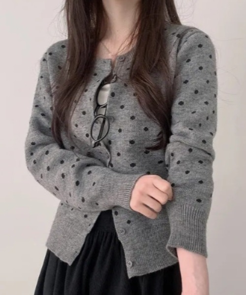 Aelina(エリナ)の「ドット柄ニットカーディガン(カーディガン/ボレロ・レディース・グレー/ブラック・F)」の14枚目の写真
