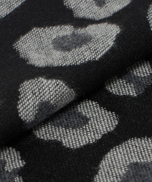 green label relaxing（グリーンレーベルリラクシング）の「レオパード ジャガード ストール（ストール/ショール・レディース・ブラック/ベージュ・FREE）」の8枚目の写真