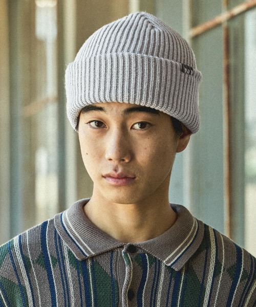 niko and（ニコアンド）の「フェイクレザーパッチニットワッチ