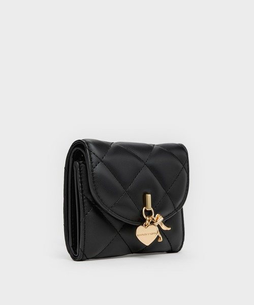 CHARLES & KEITH（チャールズ & キース）の「Arrietty アリエッティ キルトボウハートチャーム カバーフラップウォレット（財布・レディース・クリーム/ブラック/ワインレッド・XXS）」の20枚目の写真