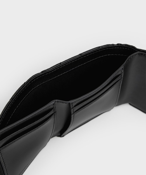 CHARLES & KEITH（チャールズ & キース）の「Arrietty アリエッティ キルトボウハートチャーム カバーフラップウォレット（財布・レディース・クリーム/ブラック/ワインレッド・XXS）」の17枚目の写真