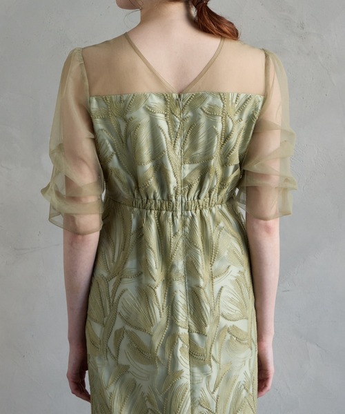 AIMER（エメ）の「【WEB限定】タックスリーブリーフレースタイトパーティードレス　結婚式　お呼ばれ　ドレス　20代 30代 40代（ドレス・レディース・グリーン/グレー/ブラック・SMALL/MEDIUM/LARGE）」の21枚目の写真