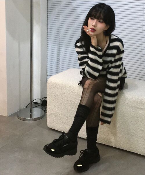 AKIII CLASSIC(アキクラシック)の「ヘリテージジョガートリプルブラック(スニーカー・レディース・その他・26cm/23cm/23.5cm/24cm/24.5cm/25cm/25.5cm)」の2枚目の写真