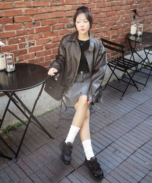 AKIII CLASSIC(アキクラシック)の「ヘリテージジョガートリプルブラック(スニーカー・レディース・その他・26cm/23cm/23.5cm/24cm/24.5cm/25cm/25.5cm)」の4枚目の写真