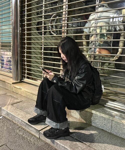 AKIII CLASSIC(アキクラシック)の「ヘリテージジョガートリプルブラック(スニーカー・レディース・その他・26cm/23cm/23.5cm/24cm/24.5cm/25cm/25.5cm)」の14枚目の写真