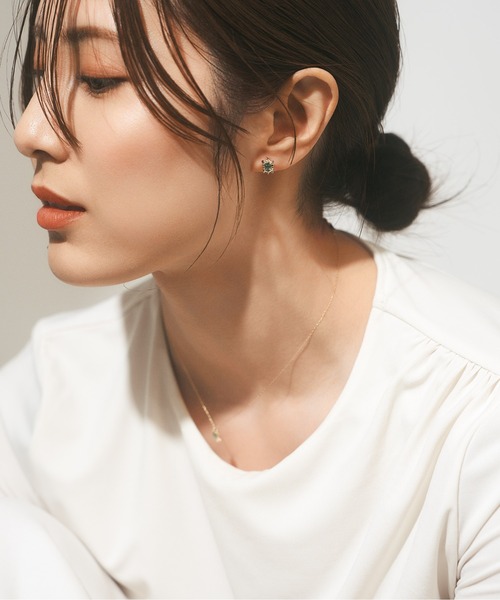 Jewel closet by L&Co.(ジュエルクローゼットバイエルアンドコー)の「K10 カラーストーン カメ ピアス(ピアス(両耳用)・レディース・イエローゴールド・FREE)」の2枚目の写真