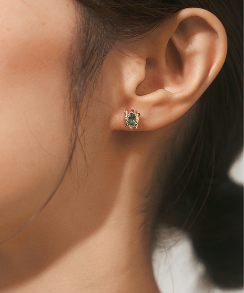 Jewel closet by L&Co.(ジュエルクローゼットバイエルアンドコー)の「K10 カラーストーン カメ ピアス(ピアス(両耳用)・レディース・イエローゴールド・FREE)」の5枚目の写真